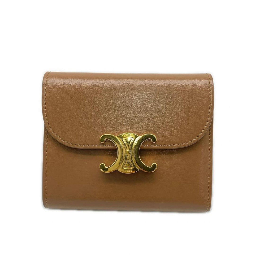 CELINE Shiny Calfskin Small Flap Wallet Triomphe 10D783DPV.18BU Tri-fold Brown Calf Leather Women's: --- Catalog ---Category: SizeSize (HxWxD): 8.5cm x 10.5cm x 2.5cm / 3.34'' x 4.13'' x 0.98''Category: DesignType: Wallet (tri-fold)Color: BrownGender: WomenClosure: FlapMaterial: Leather Leather/Fur T
