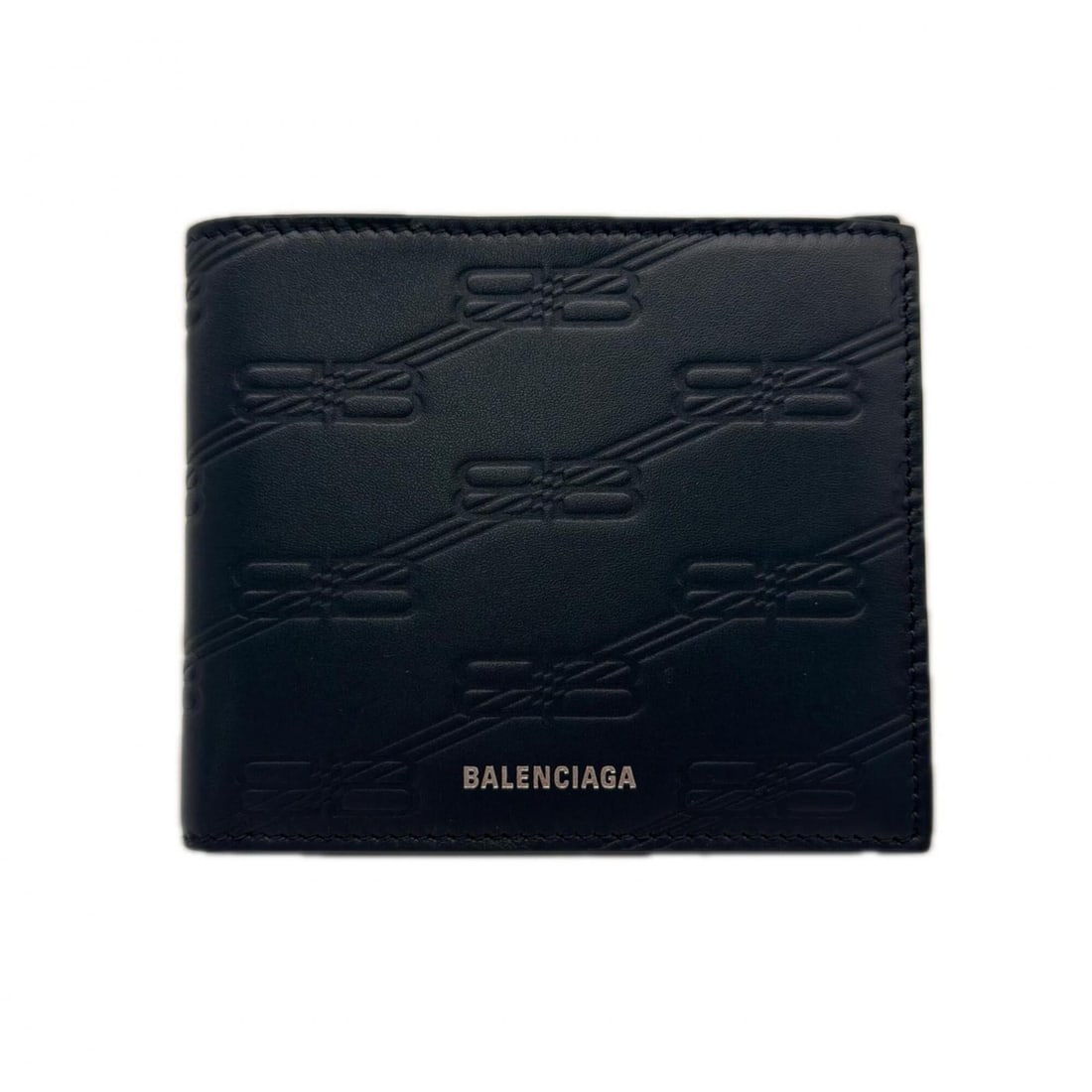 BALENCIAGA BB Monogram Bi-fold Wallet 721940 Blue Leather Men's: --- Catalog ---Category: SizeSize (HxWxD): 9.5cm x 11cm x 11cm / 3.74'' x 4.33'' x 4.33''Category: DesignType: Wallet (bi-fold)Color: BlueGender: MenMaterial: Leather Category: GeneralBrand: Balenciag