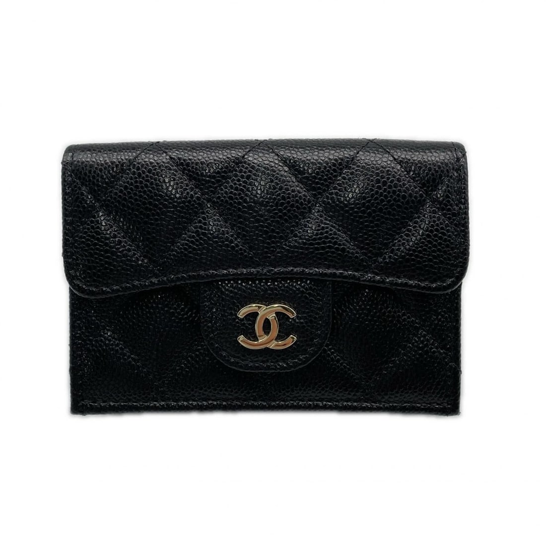 CHANEL Matelassé Compact Wallet AP0230 Tri-fold Black Caviar Leather Women's: --- Catalog ---Category: SizeSize (HxWxD): 7cm x 10.5cm x 3cm / 2.75'' x 4.13'' x 1.18''Category: DesignType: Wallet (tri-fold)Color: BlackGender: WomenClosure: FlapMaterial: Grained Calfskin Category