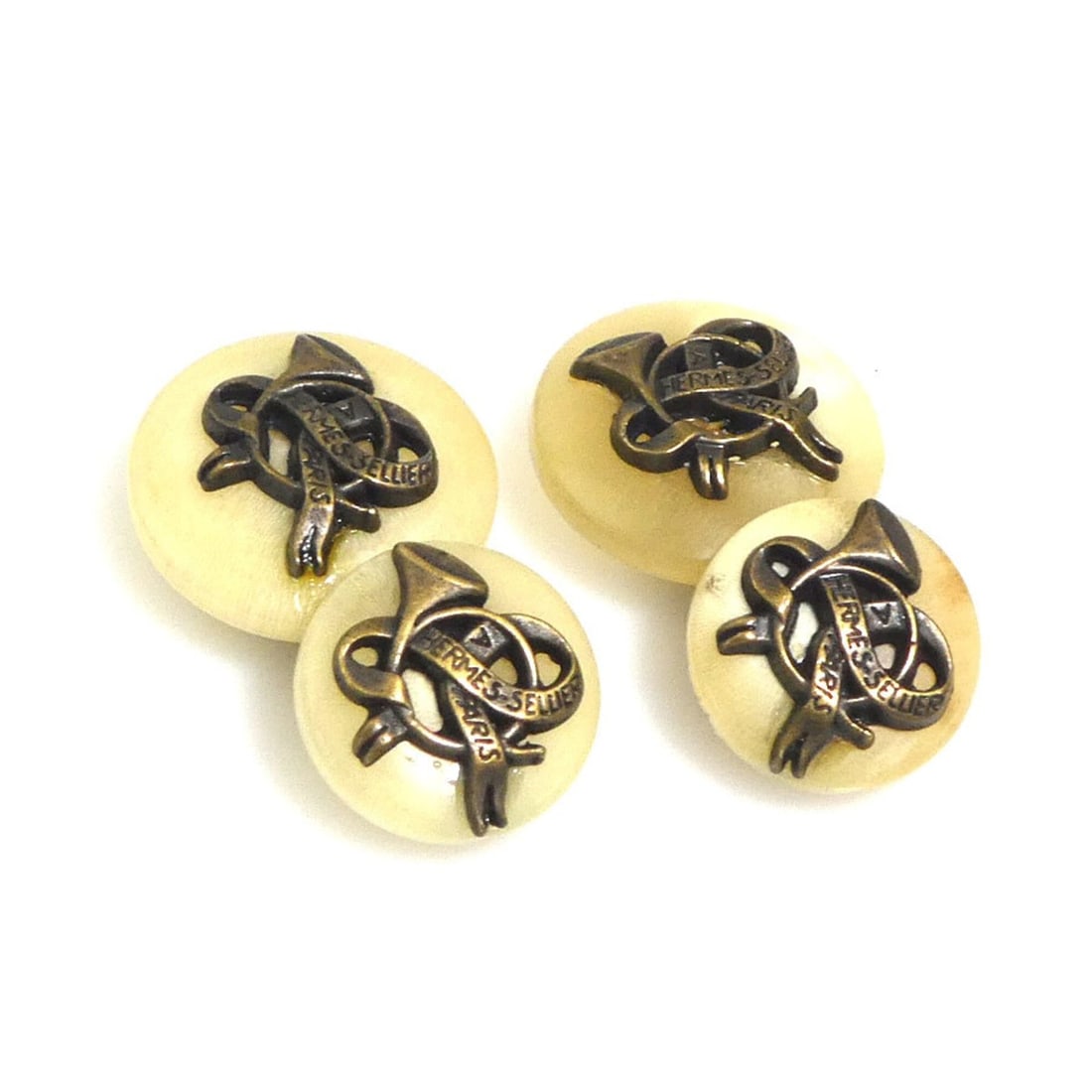 Hermes HERMES Cufflinks Buffalo Horn Metal Beige Gold Men's e61997a: --- Catalog ---Category: SizeSize (HxWxD): 15.00mm x 15.00mm / 0.59'' x 0.59''Category: DesignType: CufflinksColor: Beige, GoldGender: MenMaterial: Buffalo horn, MetalCategory: GeneralBrand: Hermes---
