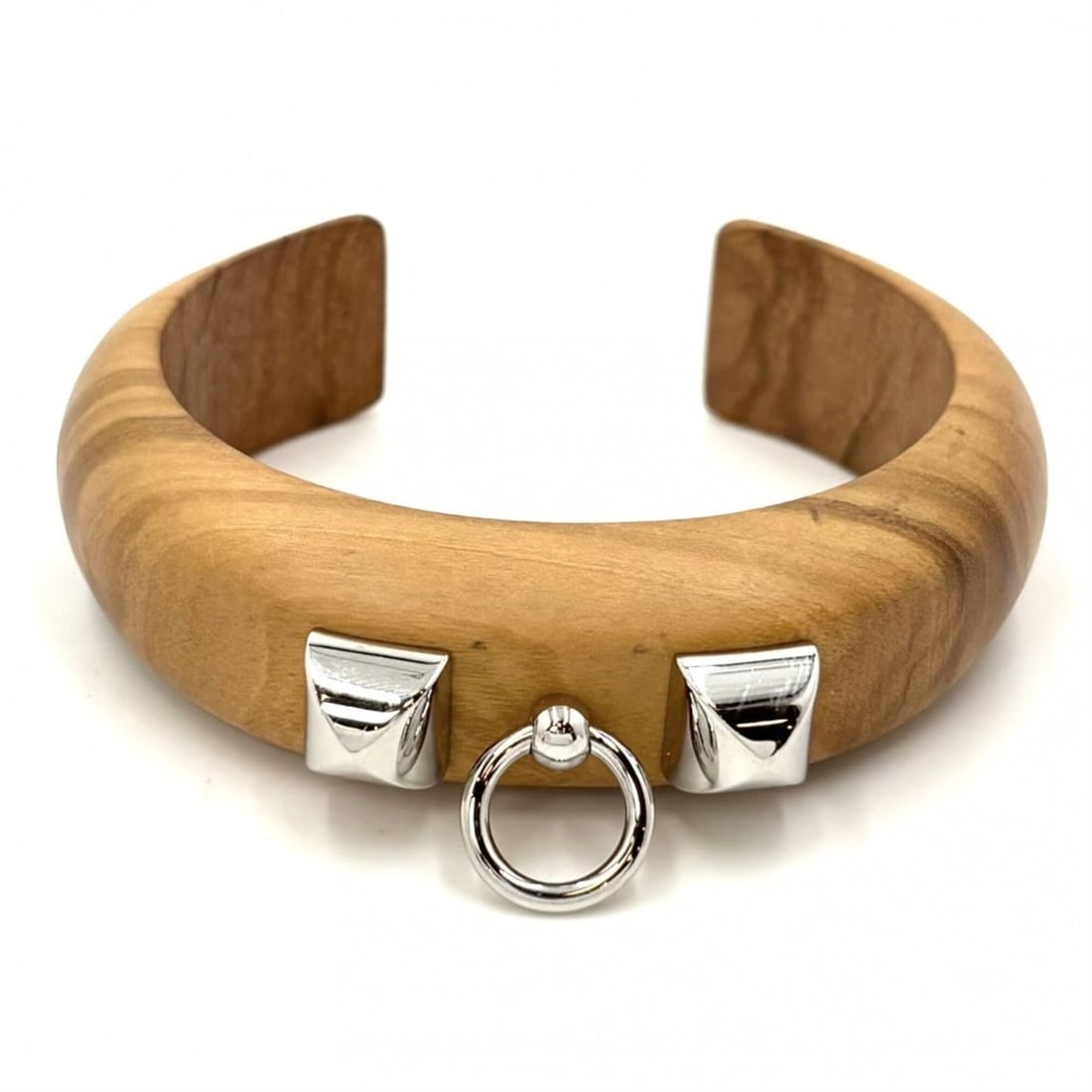 Hermes Collier de Chien Bangle for Women, Bracelet, Accessory, HERMES Wood, Brown, Silver Hardware,: --- Catalog ---Category: SizeLength: 16cm / 6.29''Category: DesignType: BangleColor: BrownGender: WomenMaterial: WoodCategory: GeneralBrand: Hermes--- Item List ---Section: ConditionRanking: Rank A Us