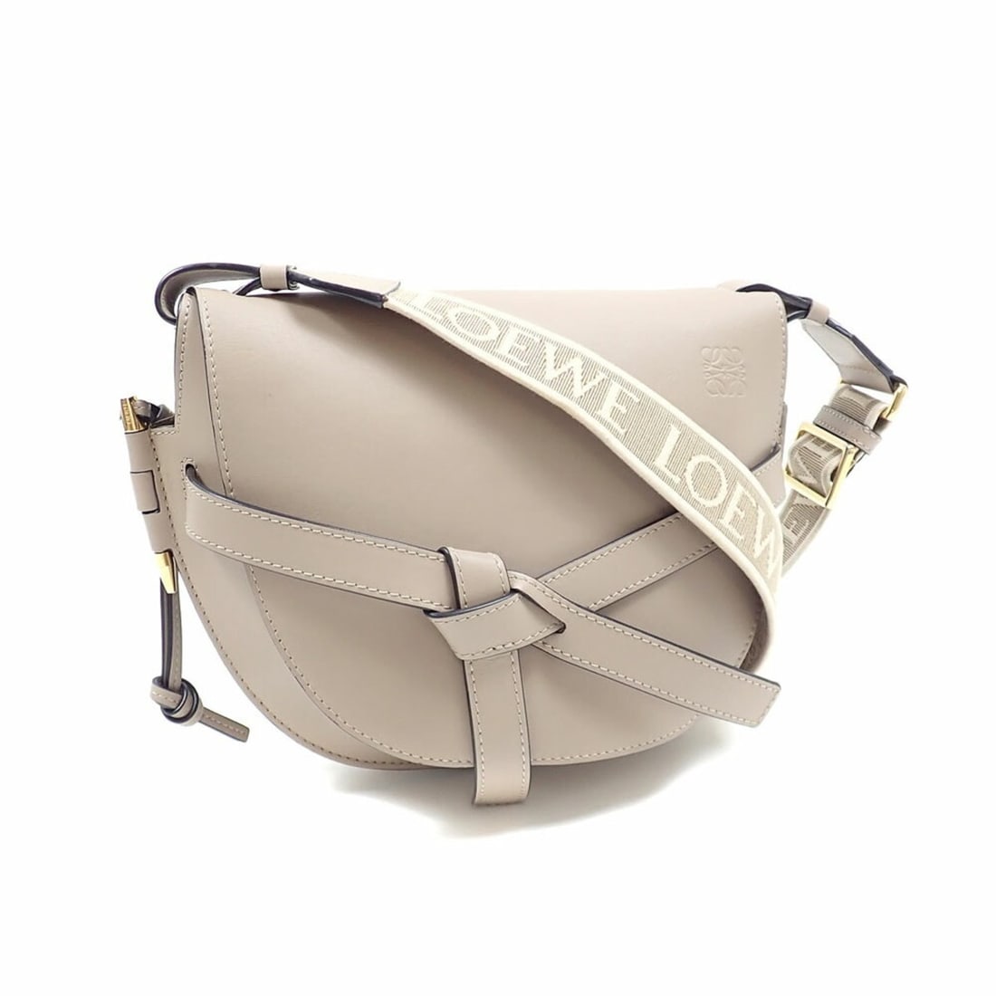Loewe Gate Dual Mini Shoulder Bag for Women, Sand Soft Calf Jacquard A650N46X13: --- Catalog ---Category: SizeSize (HxWxD): 18cm x 24cm x 11cm / 7.08'' x 9.44'' x 4.33''Category: DesignType: Shoulder bagColor: SandGender: WomenMaterial: Leather , Jacquard Category: GeneralMPN: A65