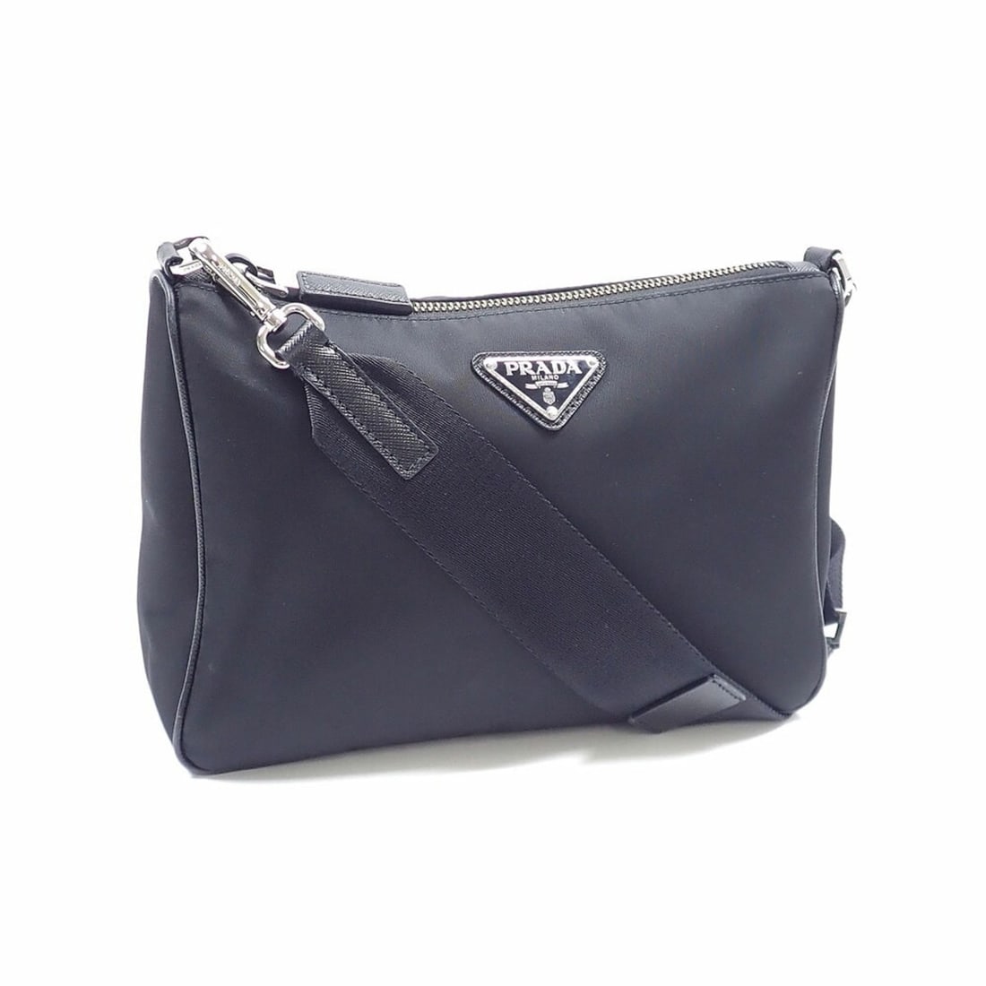 Prada Re-Nylon Shoulder Bag for Women, Nero Black Nylon Leather 2VH113: --- Catalog ---Category: SizeSize (HxWxD): 17cm x 24.5cm x 16cm / 6.69'' x 9.64'' x 6.29''Category: DesignType: Shoulder bagColor: BlackGender: WomenMaterial: Nylon , Leather Category: GeneralMPN: 2VH