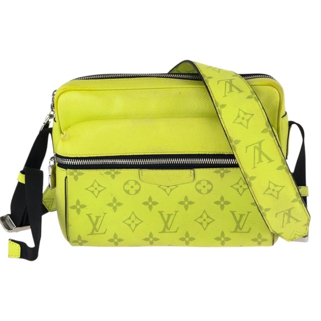 LOUIS VUITTON Louis Vuitton Taigarama Monogram Outdoor Messenger PM Yellow Black Silver Hardware: --- Catalog ---Category: SizeSize (HxWxD): 18cm x 25cm x 8cm / 7.08'' x 9.84'' x 3.14''Category: DesignType: Messenger bag, Shoulder bagColor: Black, YellowGender: WomenMaterial: PVC Hardware Color: S