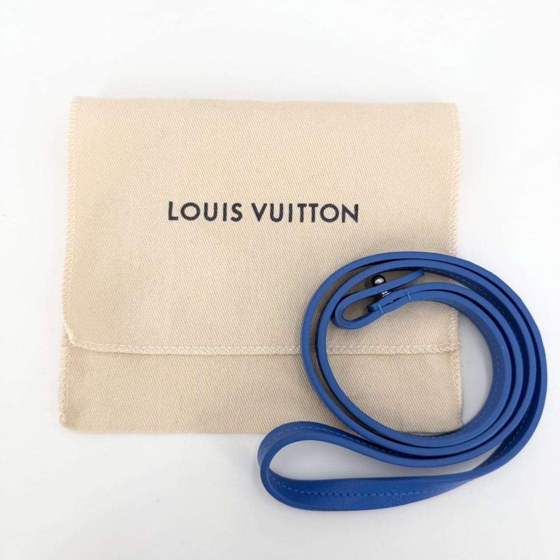 LOUIS VUITTON Monogram Vavin PM M51172 Handbag Brown Beige Leather Women's: --- Catalog ---Category: SizeSize (HxWxD): 20.5cm x 21cm x 8cm / 8.07'' x 8.26'' x 3.14''Handle Length: 32.5cm / 12.79''Category: DesignType: HandbagColor: Beige, BrownGender: WomenClosure: OpenMateri