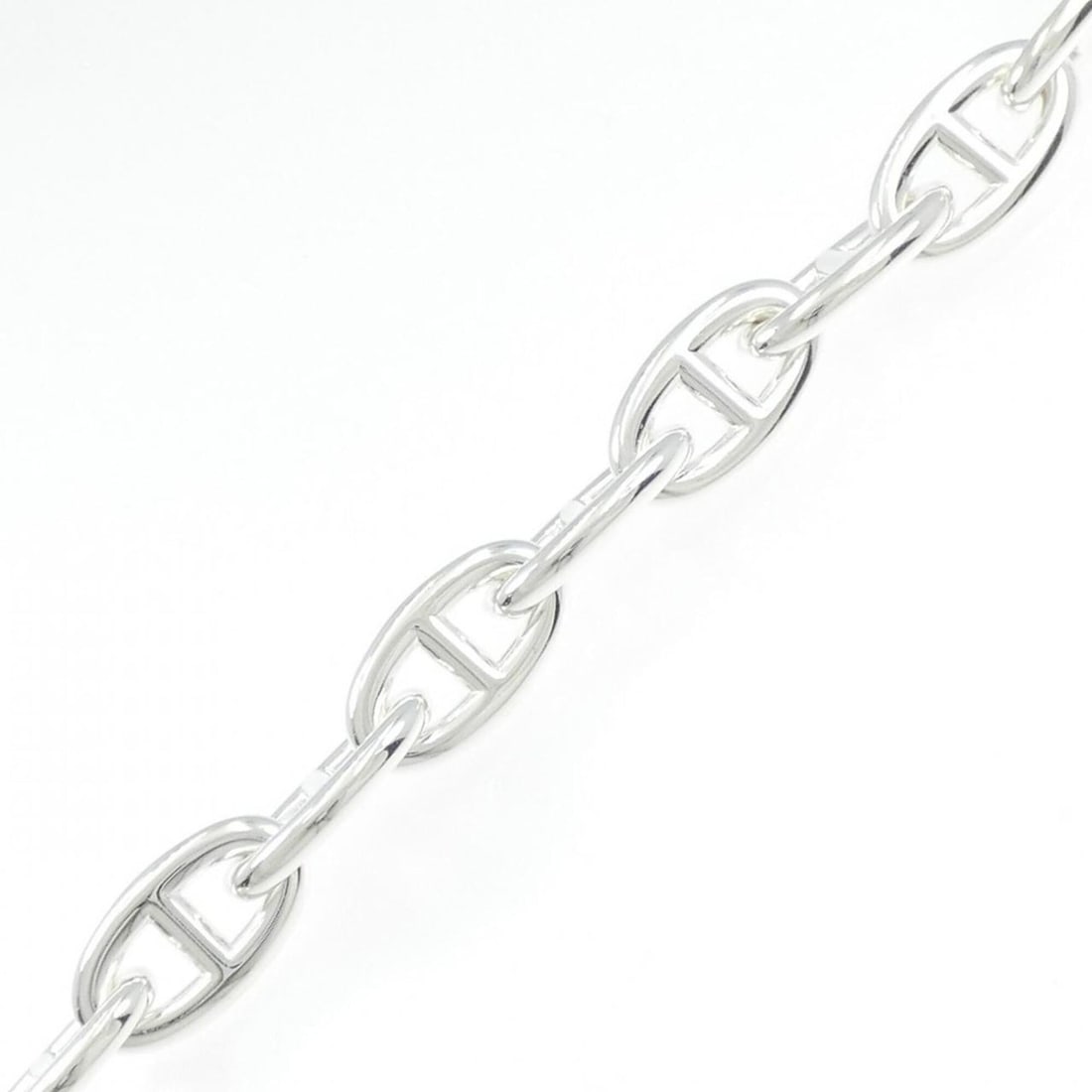 Hermes Hermès Chaine d'Ancre GM Bracelet: --- Catalog ---Category: SizeLength: 14.5cm / 5.7''Category: DesignType: Charm braceletColor: SilverGender: WomenMaterial: Silver 925Category: GeneralMPN: H101672BBrand: Hermes--- Item List ---Section