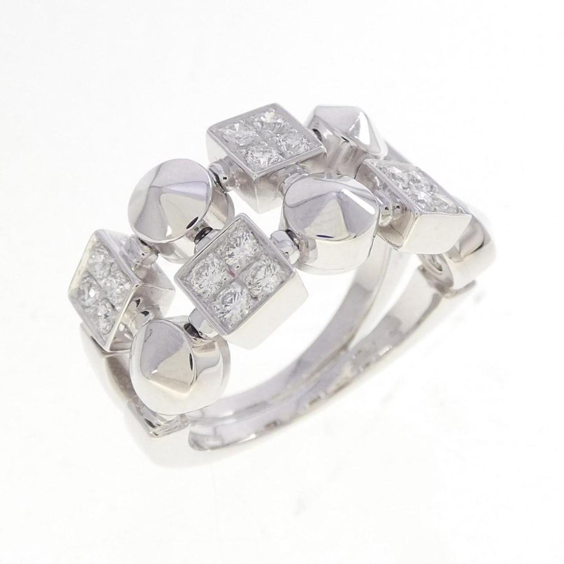 Bvlgari Bulgari diamond ring: --- Catalog ---Category: SizeJP Size: 11US Size: 6Category: DesignType: Band ringColor: White goldStone: DiamondGender: WomenMaterial: White gold (18K)Category: GeneralMPN: AN851958Brand: Bvlgari--- I