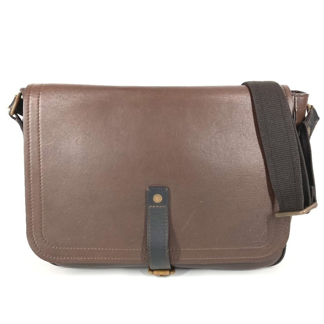 Prada Tessuto Nylon Triangle Logo Leather Shoulder Bag Messenger Black Men's: --- Catalog ---Category: SizeSize (HxWxD): 25cm x 30cm x 1cm / 9.84'' x 11.81'' x 0.39''Strap Length: 120cm / 47.24''Category: DesignType: Shoulder bagColor: BlackGender: MenMaterial: Tessuto Category