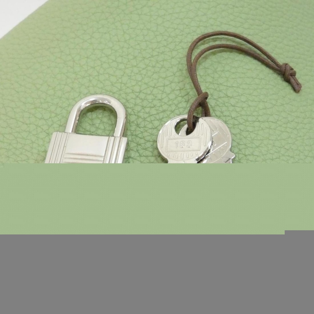 Hermes Picotin Lock MM 073598CK Handbag: --- Catalog ---Category: SizeSize (HxWxD): 23cm x 22cm x 18cm / 9.05'' x 8.66'' x 7.08''Category: DesignType: HandbagColor: Green, VertGender: Women,MenMaterial: Leather Category: GeneralMPN: 073598CK