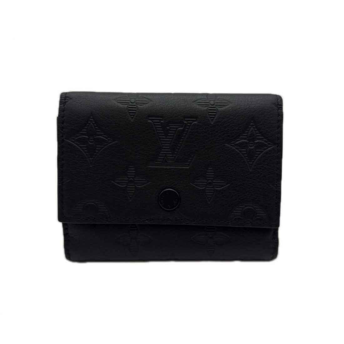 LOUIS VUITTON Monogram Shadow Victor Wallet M12635 Tri-fold Black Calf Leather Men's: --- Catalog ---Category: SizeSize (HxWxD): 8cm x 11cm x 1cm / 3.14'' x 4.33'' x 0.39''Category: DesignType: Wallet (tri-fold)Color: BlackGender: MenMaterial: Leather Leather/Fur Type: Calf leatherCate