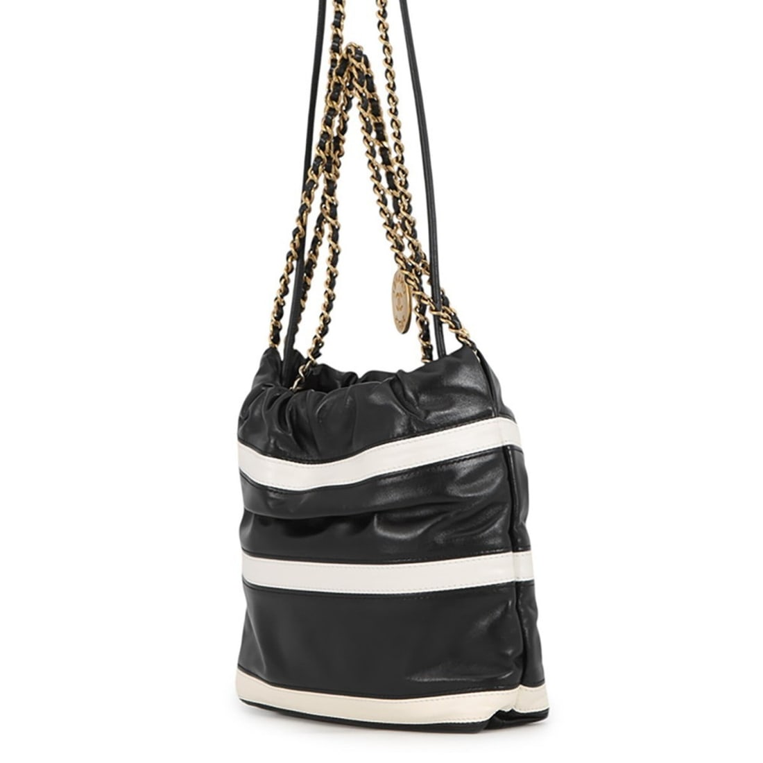 Chanel handbag CHANEL22 Mini Coco Mark Shiny Calfskin AS3980 CHANEL 2-way shoulder bag Black White: --- Catalog ---Category: SizeSize (HxWxD): 19cm x 17.5cm x 6cm / 7.48'' x 6.88'' x 2.36''Category: DesignType: Handbag, Shoulder bagColor: Black, WhiteGender: WomenCategory: GeneralMPN: AS3980Brand: C