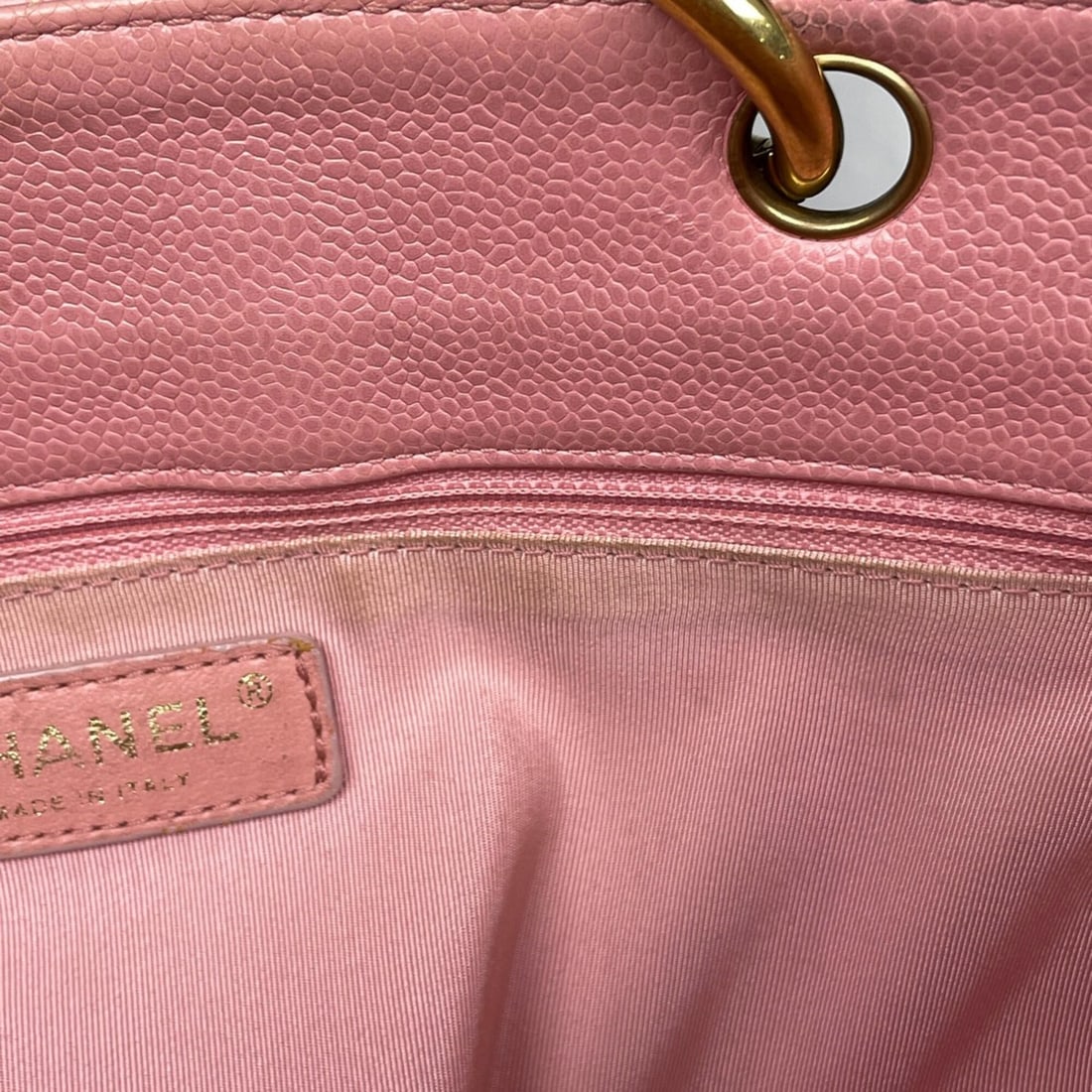 Chanel Coco Mark Chain Tote Bag Shoulder Matelassé GST Caviar Skin Pink A50995 Women's: --- Catalog ---Category: SizeSize (HxWxD): 24cm x 33cm x 13cm / 9.44'' x 12.99'' x 5.11''Category: DesignType: Shoulder bag, Tote bagColor: PinkGender: WomenMaterial: Grained Calfskin Category: Genera