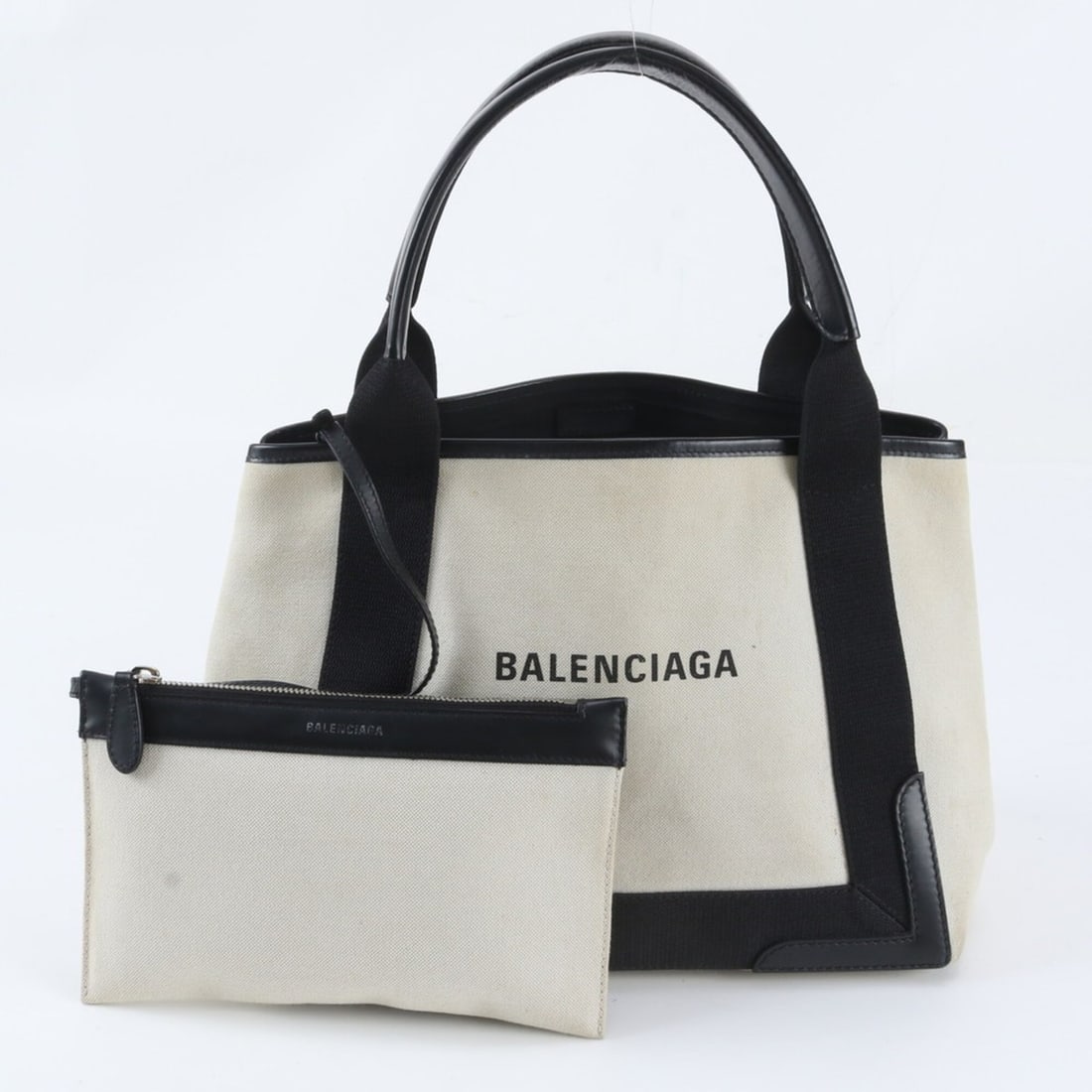 Balenciaga Navy Cabas Handbag with Pouch 002123 Leather Canvas Tote Bag Women's: --- Catalog ---Category: SizeSize (HxWxD): 22cm x 30cm x 17cm / 8.66'' x 11.81'' x 6.69''Handle Length: 44cm / 17.32''Category: DesignType: Handbag, Tote bagColor: Black, WhiteGender: WomenMaterial: C