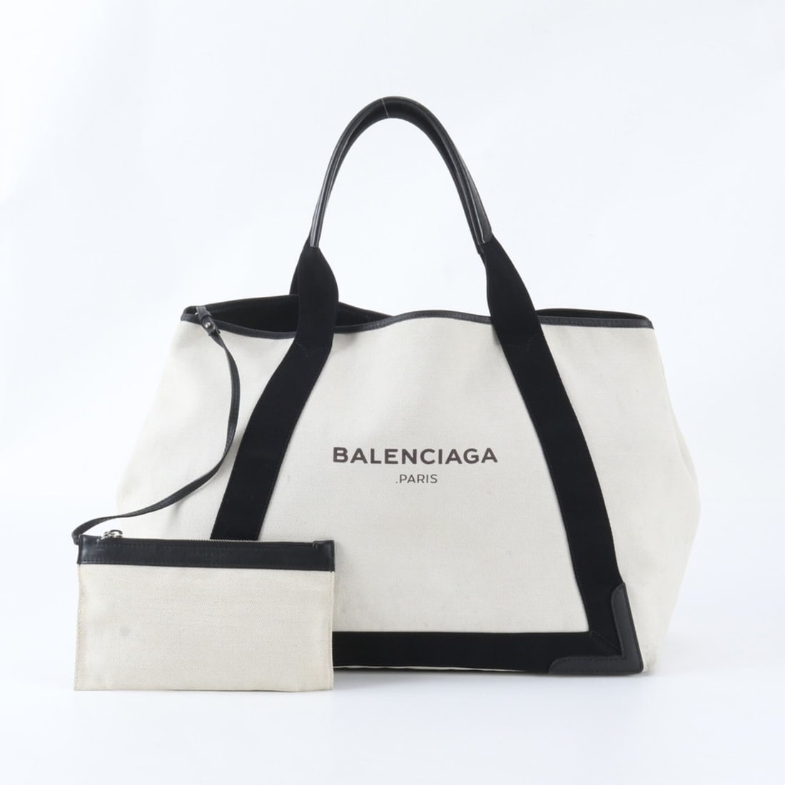 Balenciaga Navy Cabas M 339936 Leather Canvas Tote Bag Handbag Shoulder Women's: --- Catalog ---Category: SizeSize (HxWxD): 33cm x 43cm x 20cm / 12.99'' x 16.92'' x 7.87''Handle Length: 46cm / 18.11''Category: DesignType: Handbag, Tote bagColor: Beige, NavyGender: WomenMaterial: C