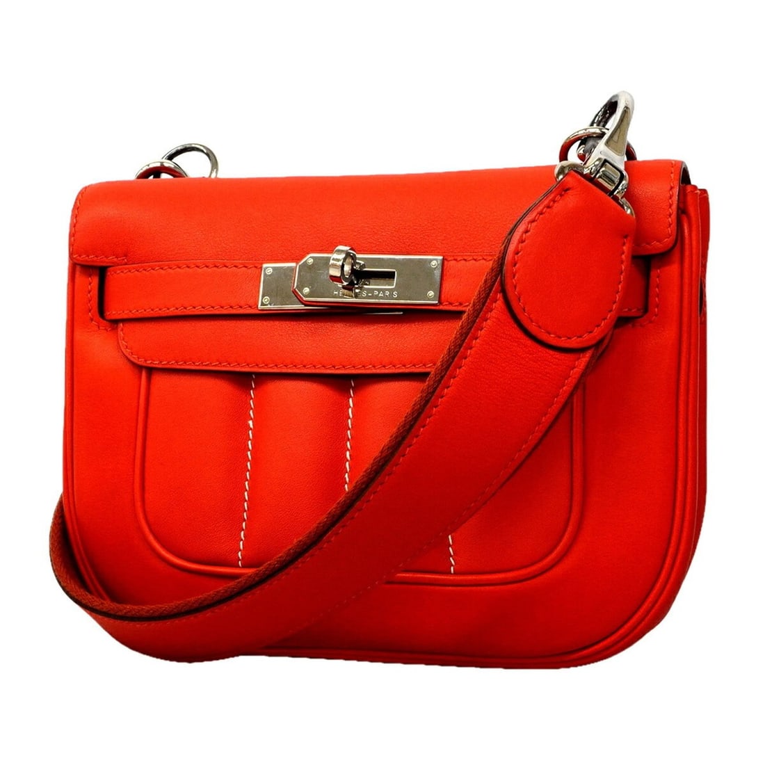 Hermes Berlinne 20 Shoulder Bag, Swift Leather, Rouge Pivoine, X Stamp, Women's, OP005321: --- Catalog ---Category: SizeSize (HxWxD): 16cm x 20cm x 6.5cm / 6.29'' x 7.87'' x 2.55''Category: DesignType: Shoulder bagColor: Red colorGender: WomenMaterial: Swift leather Hardware Color: SilverCa
