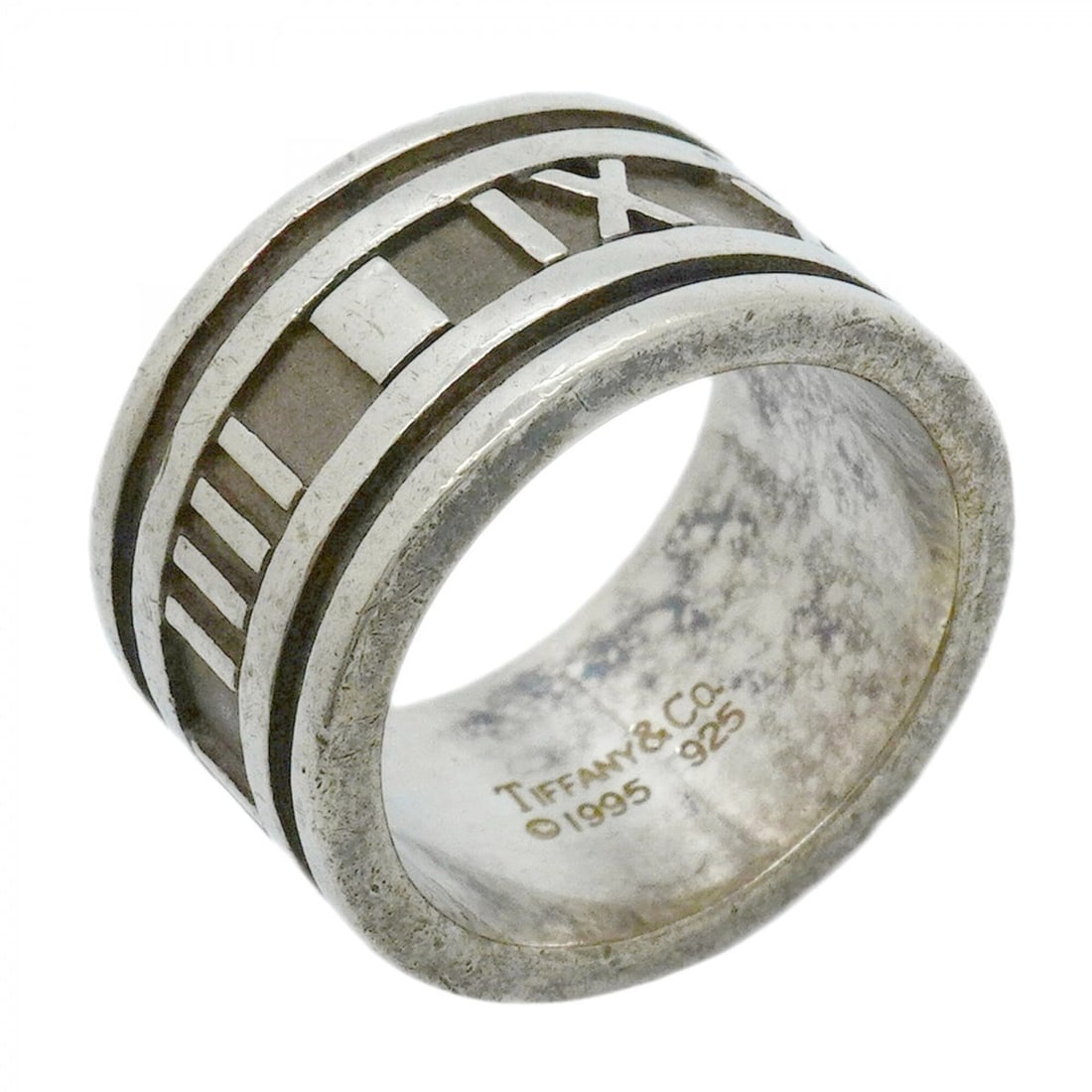 Tiffany & Co. Atlas Wide Sterling Silver 925 Ring, Size 13.5 (Women's): --- Catalog ---Category: SizeJP Size: 13.5US Size: 6.5Category: DesignType: Band ringGender: WomenMaterial: Silver 925Category: GeneralBrand: Tiffany--- Item List ---Section: ConditionRanking: Rank AB