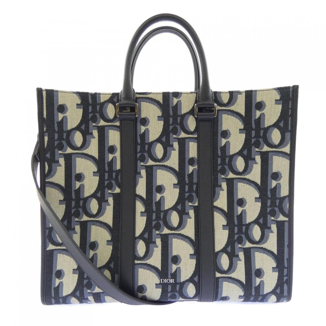 Christian Dior Dior handbag: --- Catalog ---Category: SizeSize (HxWxD): 35cm x 40cm x 10cm / 13.77'' x 15.74'' x 3.93''Category: DesignType: HandbagColor: Beige, NavyGender: WomenCategory: GeneralBrand: Christian Dior--- Item Lis