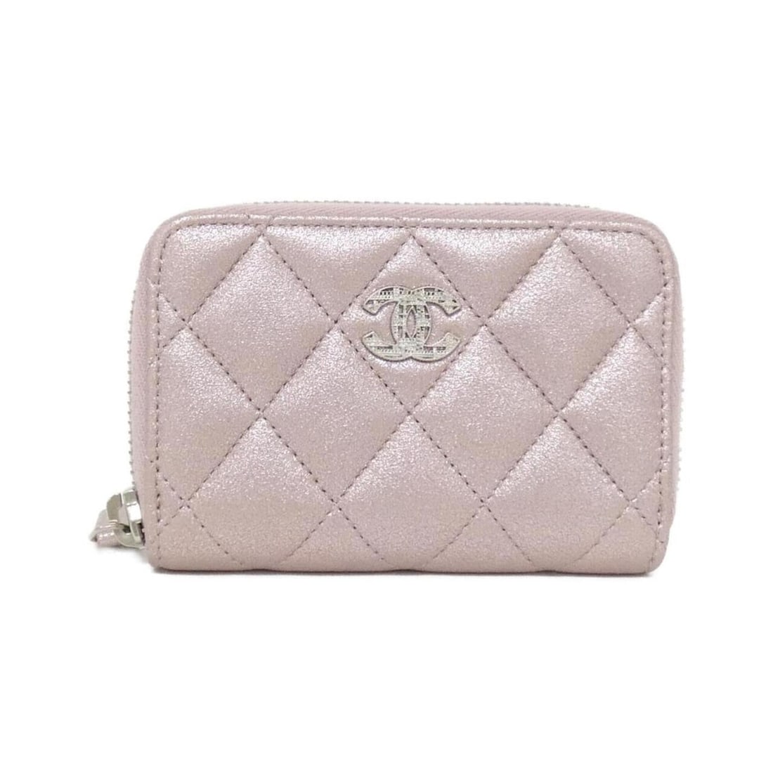 Chanel Chain Me Line Wallet/Coin Case: --- Catalog ---Category: SizeSize (HxWxD): 7cm x 11cm x 2cm / 2.75'' x 4.33'' x 0.78''Category: DesignType: Coin purse/coin caseColor: PinkGender: WomenMaterial: Leather Leather/Fur Type: