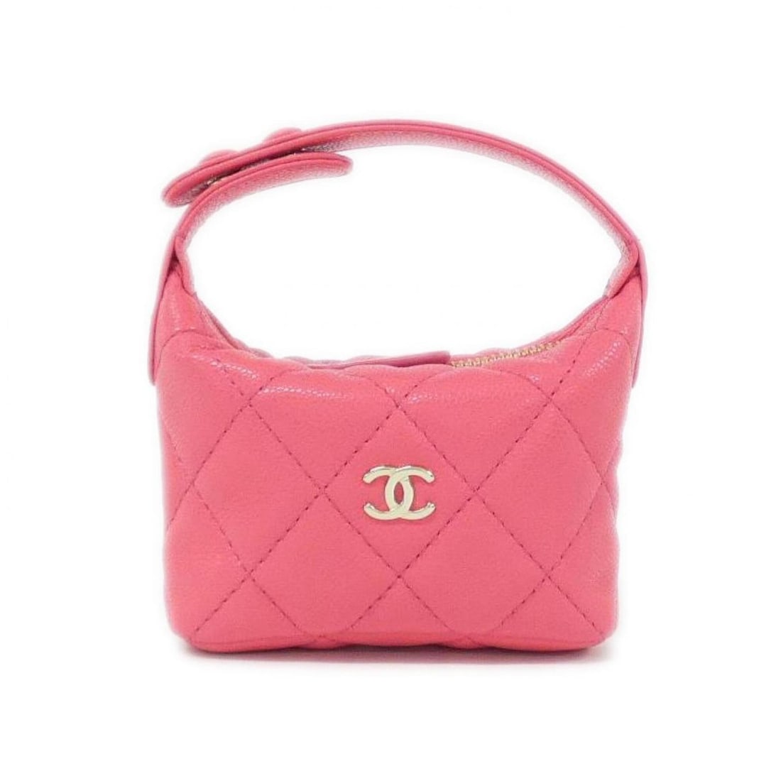 Chanel Timeless Classic Line AP5037 Accessory Bag Charm: --- Catalog ---Category: SizeSize (HxWxD): 120.00mm x 90.00mm x 40.00mm / 4.72'' x 3.54'' x 1.57''Category: DesignType: Handbag charmColor: PinkGender: WomenMaterial: LeatherCategory: GeneralMPN: