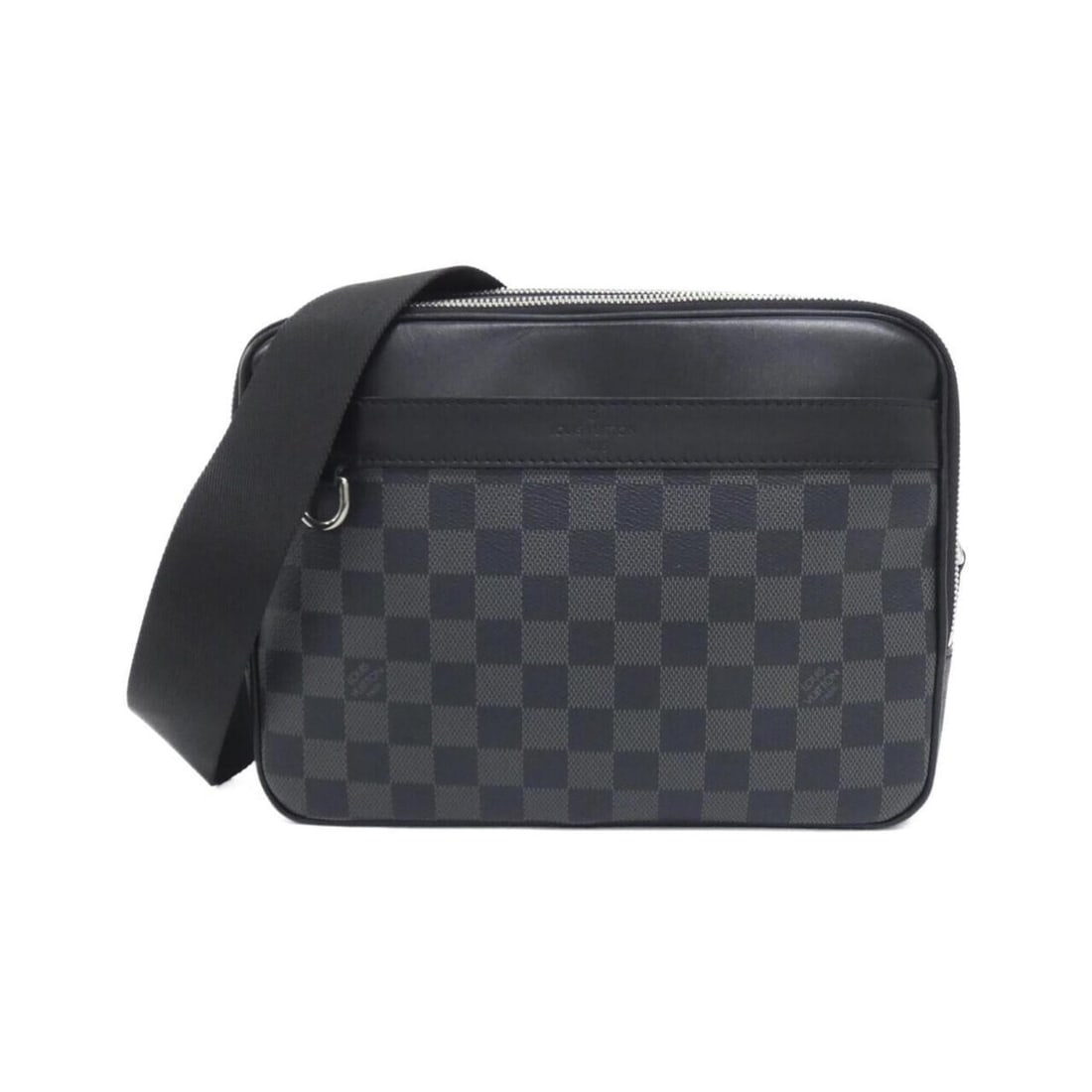 Louis Vuitton Damier Graphite Trocadero Messenger PM N40087 Shoulder Bag: --- Catalog ---Category: SizeSize (HxWxD): 21cm x 26cm x 8cm / 8.26'' x 10.23'' x 3.14''Category: DesignType: Shoulder bagColor: GraphiteGender: MenMaterial: Coated canvas Hardware Color: SilverCatego