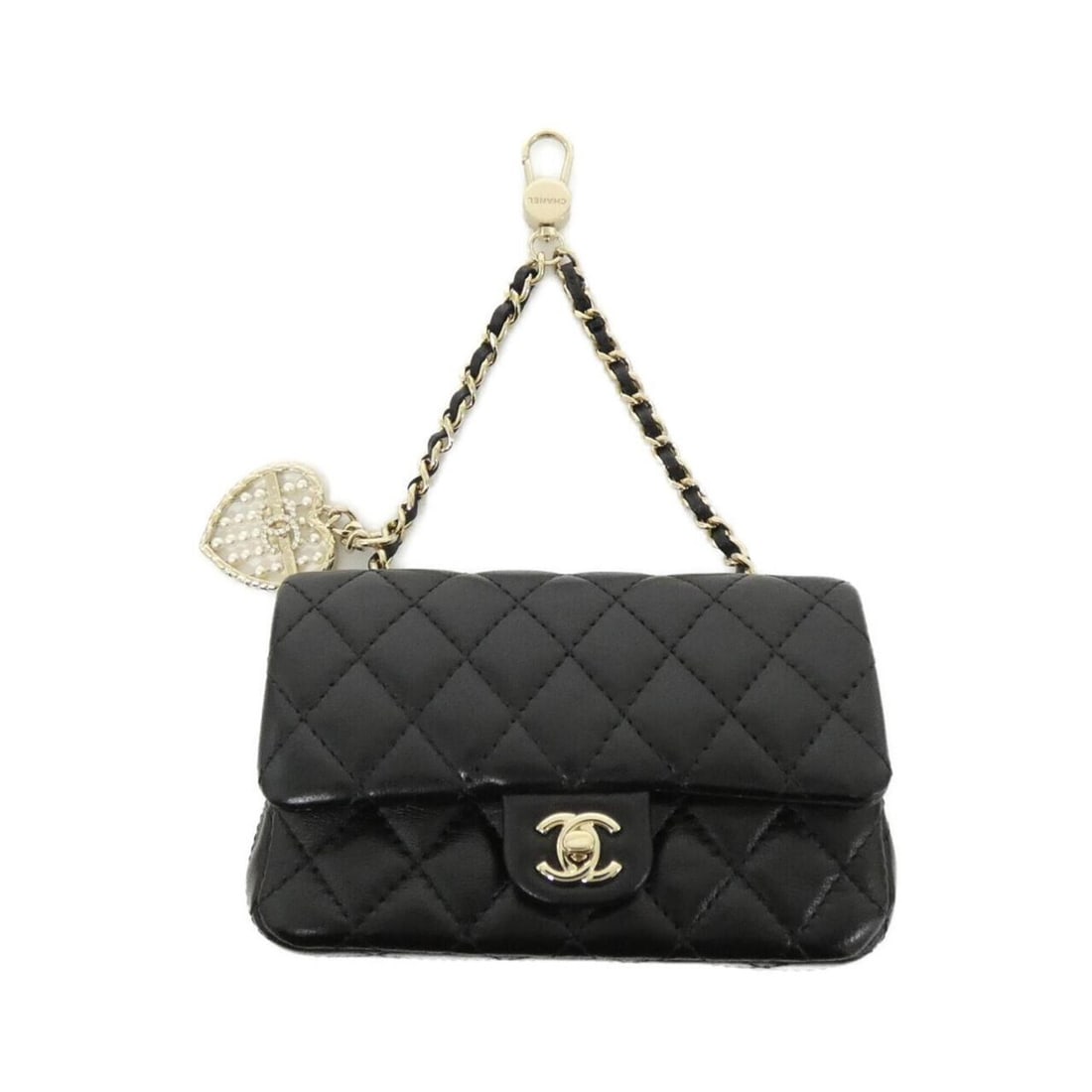 Chanel AP4760 Accessory Bag Charm: --- Catalog ---Category: SizeSize (HxWxD): 80.00mm x 120.00mm x 30.00mm / 3.15'' x 4.72'' x 1.18''Category: DesignType: Handbag charmColor: BlackGender: WomenMaterial: LeatherLeather/Fur Type: Lamb le