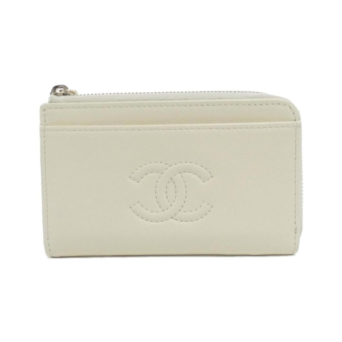 Chanel AP4661 Business Card Holder/Card Case: --- Catalog ---Category: DesignType: Card caseColor: IvoryGender: WomenMaterial: Grained Calfskin Category: GeneralMPN: AP4661Brand: ChanelCategory: Physical PropertiesSize (HxWxD): 8cm x 13cm x 2cm /