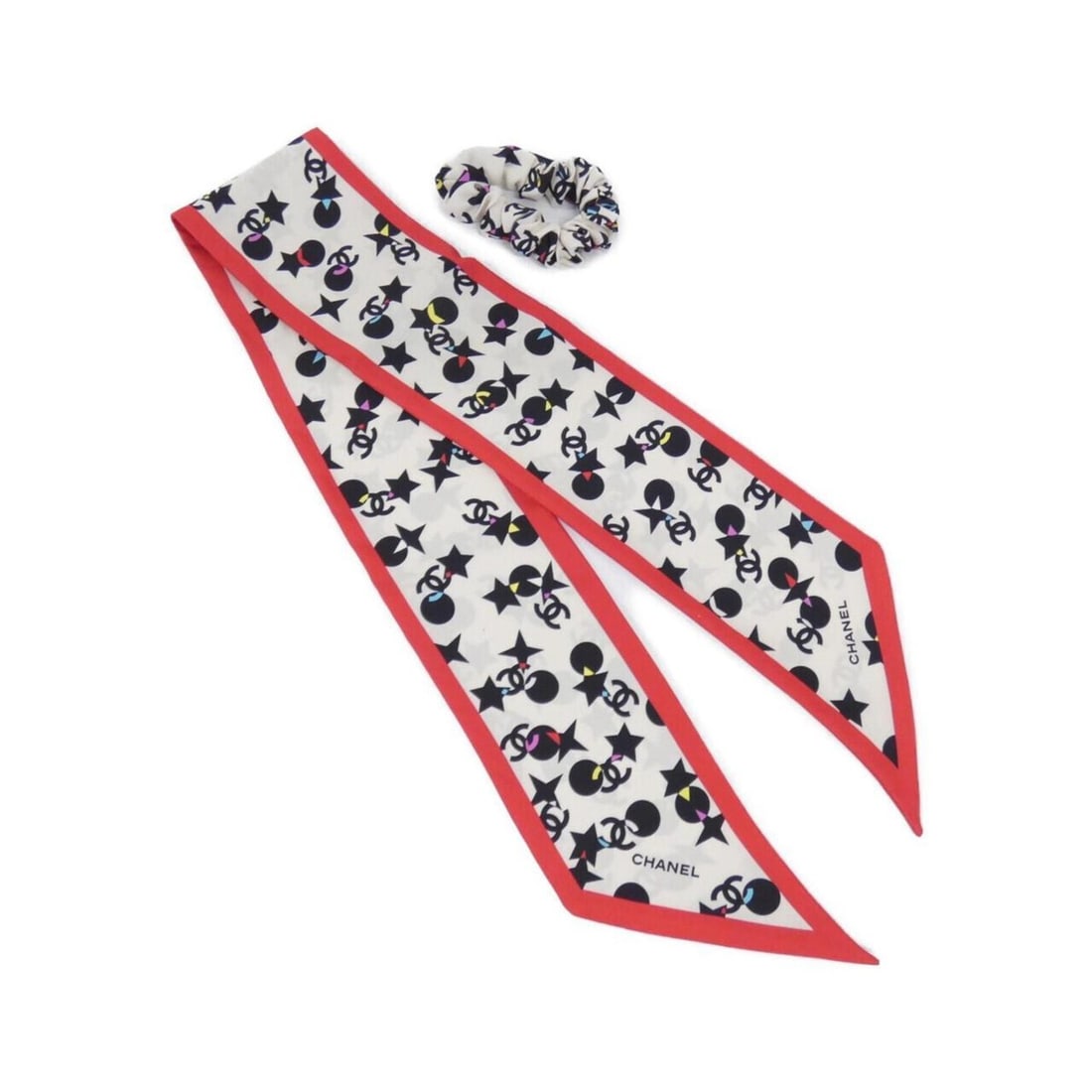 Chanel scrunchie: --- Catalog ---Category: SizeSize (LxW): 9cm x 1m / 3.54'' x 39.37''Category: DesignType: ScrunchieColor: Black, Ivory, Red colorGender: WomenMaterial: SilkCategory: GeneralBrand: Chanel--- Item List 