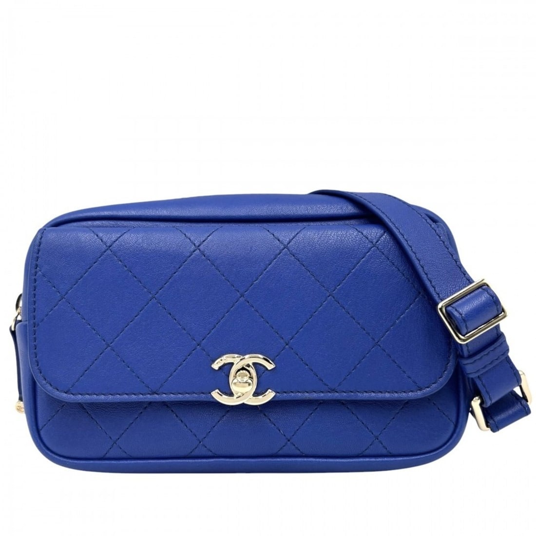 Chanel waist bag for women, chain body bag, Coco mark, pouch, handbag, CHANEL, leather, blue, gold: --- Catalog ---Category: SizeSize (HxWxD): 11.5cm x 20cm x 5cm / 4.52'' x 7.87'' x 1.96''Category: DesignType: Fanny packColor: BlueGender: WomenMaterial: Leather Category: GeneralBrand: Chanel--- Ite