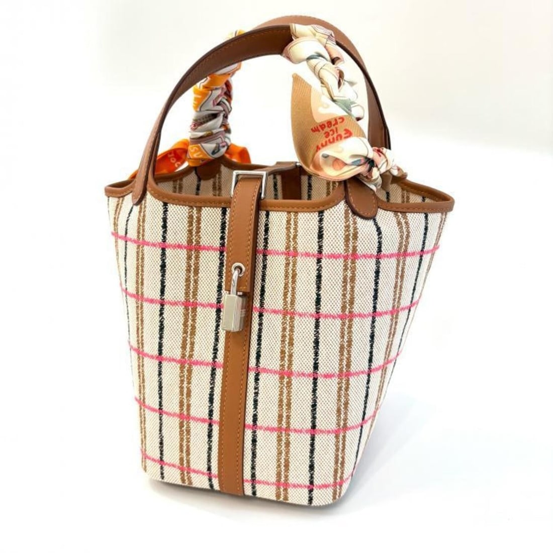HERMES Picotin Lock PM K stamp Couverture silver hardware Hermes: --- Catalog ---Category: SizeSize (HxWxD): 18.5cm x 18cm x 13cm / 7.28'' x 7.08'' x 5.11''Category: DesignType: HandbagColor: Beige, Brown, Cream, Ecru, Fauve, OrangeGender: WomenMaterial: Toile H , S