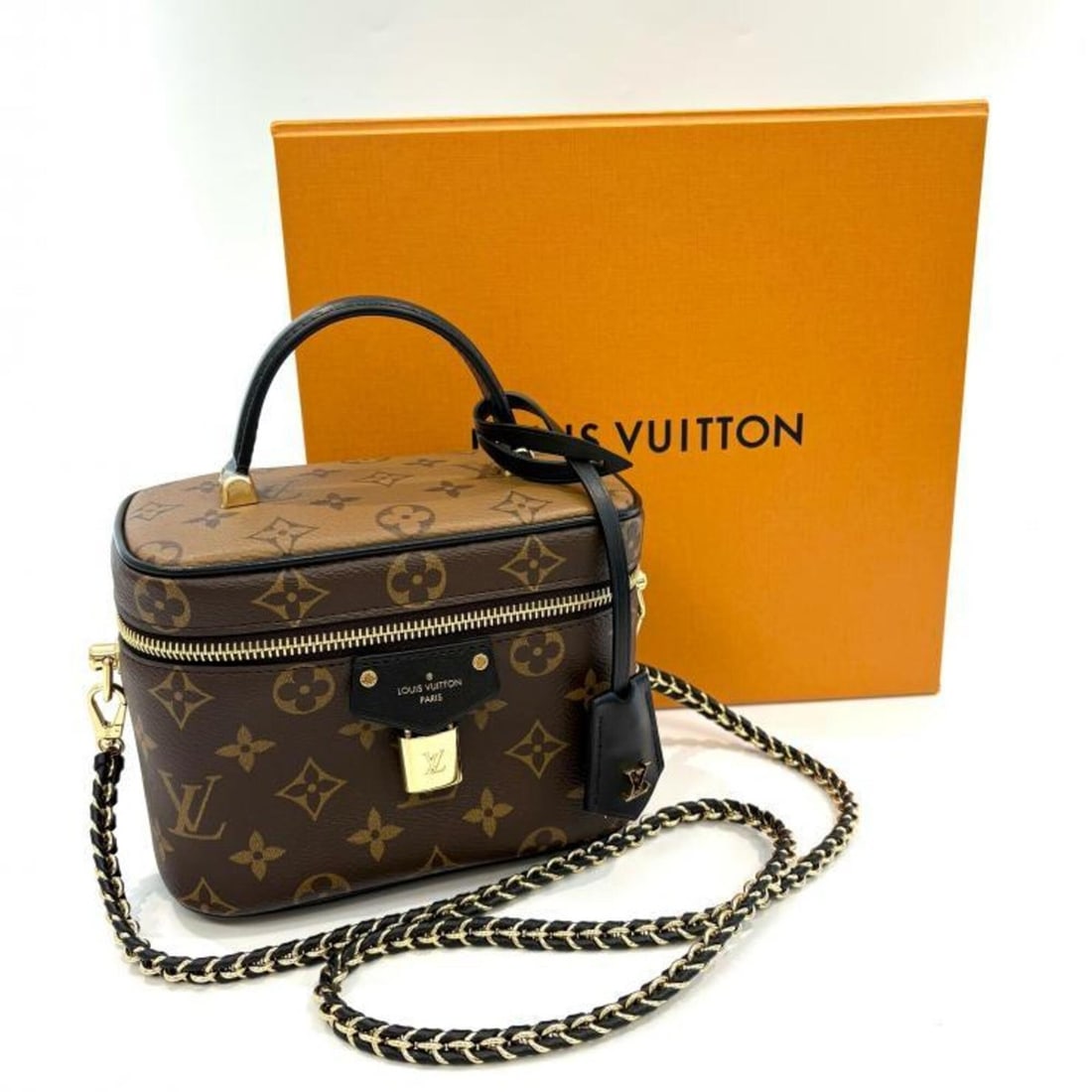Louis Vuitton LOUIS VUITTON Monogram Reverse Vanity NV PM M47128 Chain Shoulder Bag: --- Catalog ---Category: SizeSize (HxWxD): 13cm x 19cm x 11cm / 5.11'' x 7.48'' x 4.33''Category: DesignType: Shoulder bag, Vanity bagColor: Black, Brown, Monogram ReverseGender: WomenMaterial: Monogr