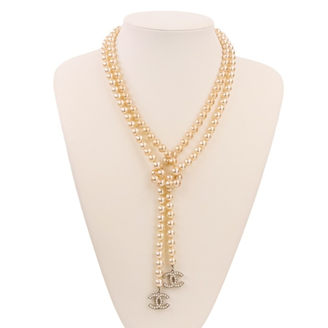 CHANEL 06V Coco Mark Pearl Necklace, Gold Color, Women's: --- Catalog ---Category: SizePendant Size: 12mm x 19mm / 0.47'' x 0.74''Neck Circumference: 13.5 cm / 5.31''Category: DesignGender: WomenNecklace Type: NecklaceCategory: GeneralBrand: Chanel--- Item L