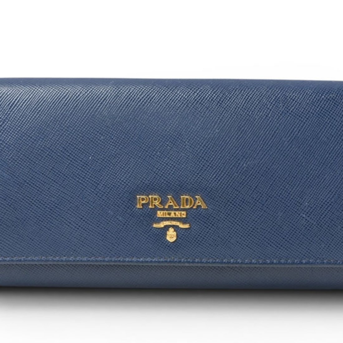 Prada wallet, PRADA long wallet/pass case 1MH132 BLUETTE/blue, SAFFIANO METAL/embossed leather: --- Catalog ---Category: SizeSize (HxWxD): 9cm x 19cm x 2cm / 3.54'' x 7.48'' x 0.78''Category: DesignType: Long wallet (bi-fold)Color: Blue, BluetteGender: Unisex,Women,MenClosure: Snap fastenerMater