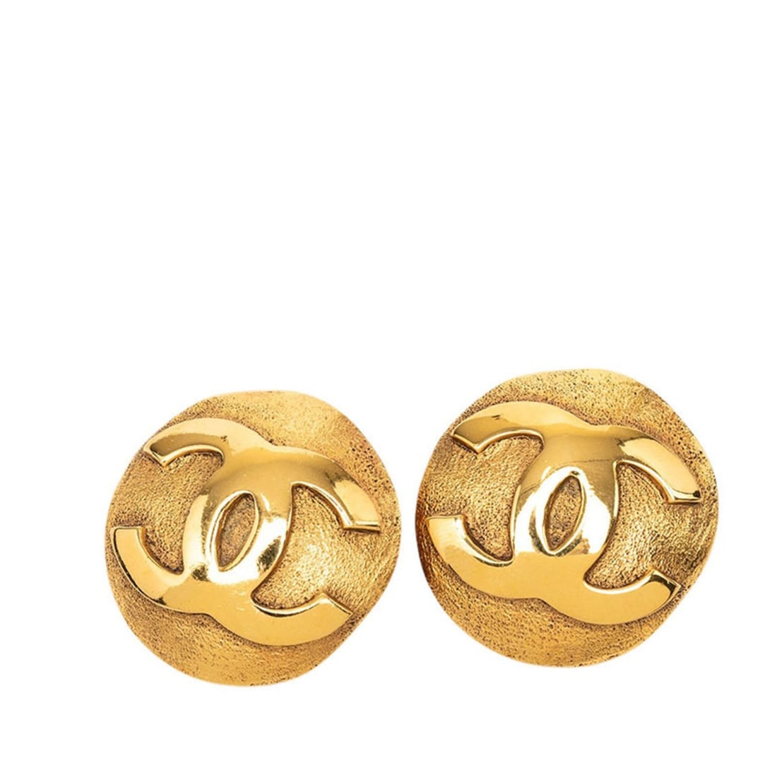 Chanel Vintage Coco Mark Round Earrings, Gold Plated, Women's CHANEL: --- Catalog ---Category: SizeSize (HxWxD): 32.80mm x 32.00mm / 1.29'' x 1.26''Category: DesignType: Clip earringsColor: GoldGender: WomenCategory: GeneralBrand: Chanel--- Item List ---Section: Conditi