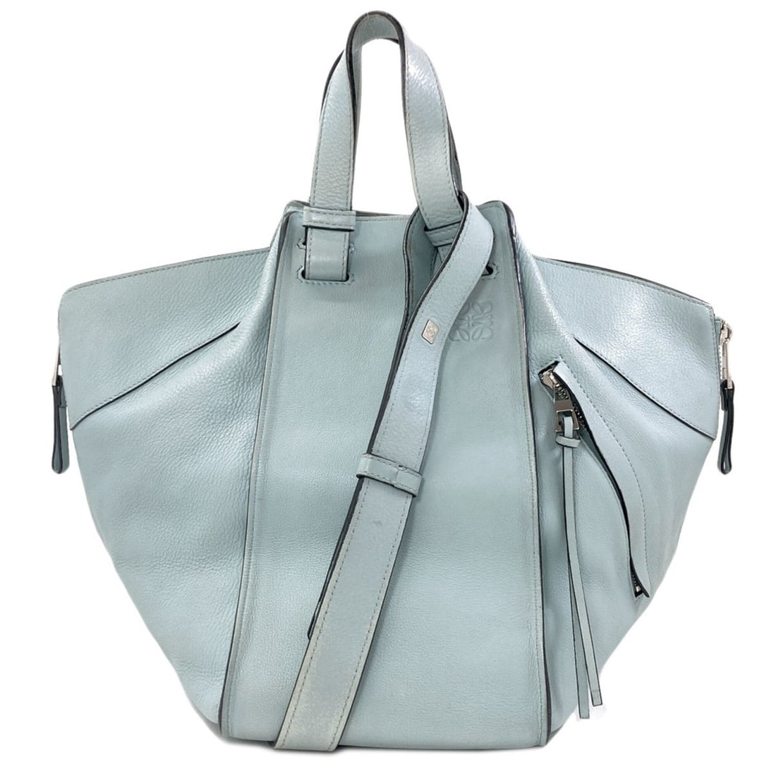 Loewe Hammock 2-Way Handbag, Calfskin, Women's: --- Catalog ---Category: SizeSize (HxWxD): 33cm x 41cm x 30cm / 12.99'' x 16.14'' x 11.81''Category: DesignType: Handbag, PouchColor: Light blueGender: WomenMaterial: Leather Leather/Fur Type: Calfski