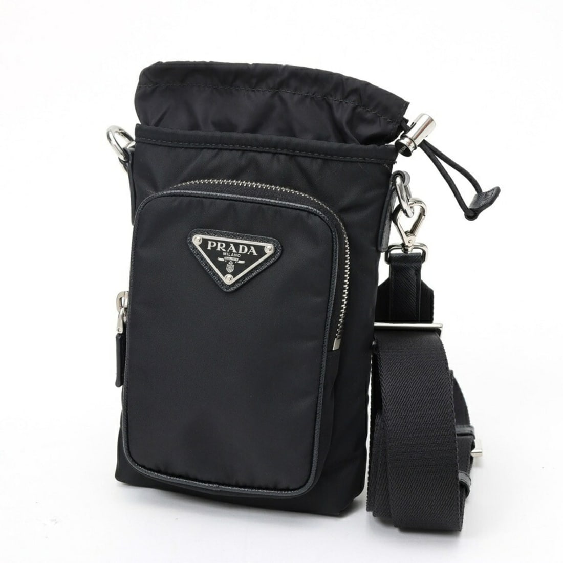 Prada PRADA Re-Nylon Smartphone Case Shoulder Pouch 2ZH155 Nylon Leather Black: --- Catalog ---Category: SizeSize (HxWxD): 18cm x 13cm / 7.08'' x 5.11''Category: DesignType: PouchColor: BlackGender: Men,WomenMaterial: Fabric Category: GeneralBrand: PradaCountry of Origin: Italy--