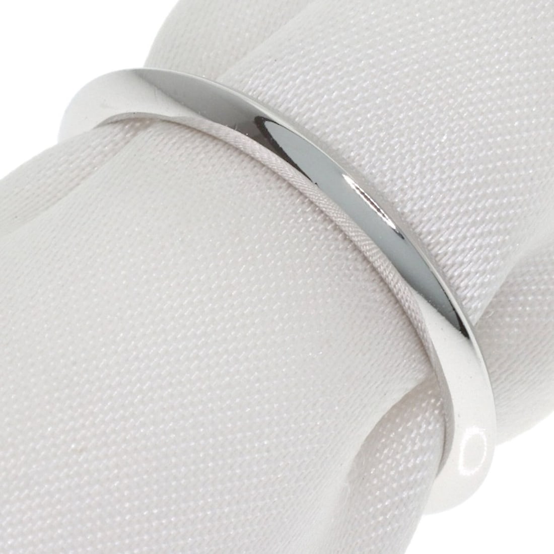 Tiffany & Co. Knife Edge Ring, Platinum PT950, Women's Ring.: --- Catalog ---Category: SizeJP Size: 11.5US Size: 6Category: DesignType: Band ringGender: WomenMaterial: Platinum 950Category: GeneralBrand: Tiffany--- Item List ---Section: ConditionRanking: Rank A 