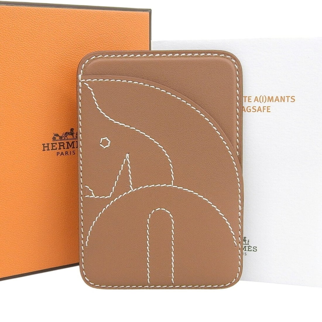 Hermes MagSafe Eman Cheval B stamp magnetic card case, leather, brown horsehide.: --- Catalog ---Category: DesignType: Card caseColor: BrownGender: Men,WomenMaterial: Leather Category: GeneralBrand: HermesCategory: Physical PropertiesSize (HxWxD): 9.5cm x 6.5cm x 5mm / 3.74'' x 2.5