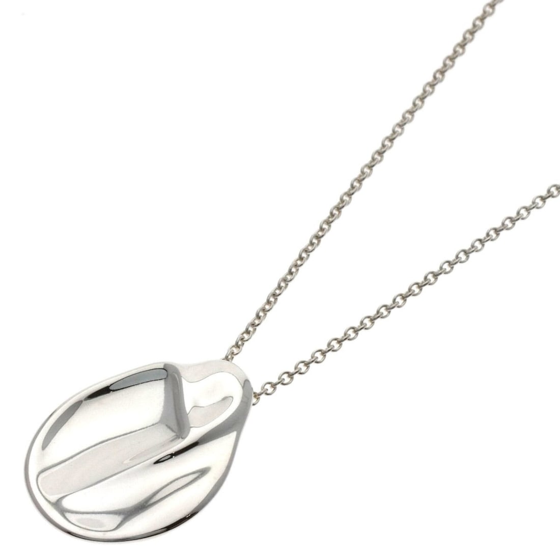 Tiffany & Co. Madonna Necklace, Silver, Women's.: --- Catalog ---Category: SizePendant Size: 20.3mm x 14.9mm / 0.79'' x 0.58''Neck Circumference: 40 cm / 15.74''Category: DesignGender: WomenMaterial: SilverNecklace Type: NecklaceCategory: GeneralBran