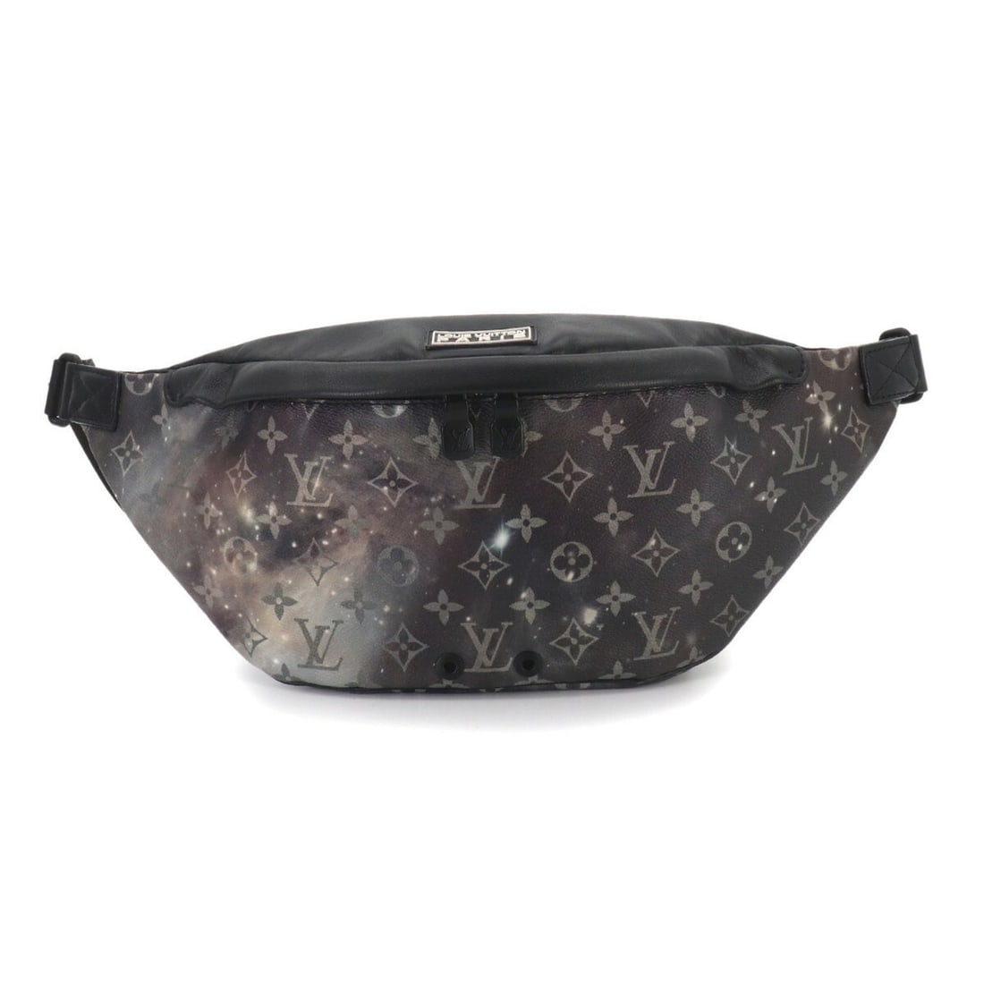 Louis Vuitton Monogram Galaxy Discovery Bumbag Body Handbag M44444: --- Catalog ---Category: SizeSize (HxWxD): 18.5cm x 46cm x 8cm / 7.28'' x 18.11'' x 3.14''Category: DesignType: Fanny pack, Sling bagColor: BlackGender: MenMaterial: Canvas Category: GeneralMPN: M4444