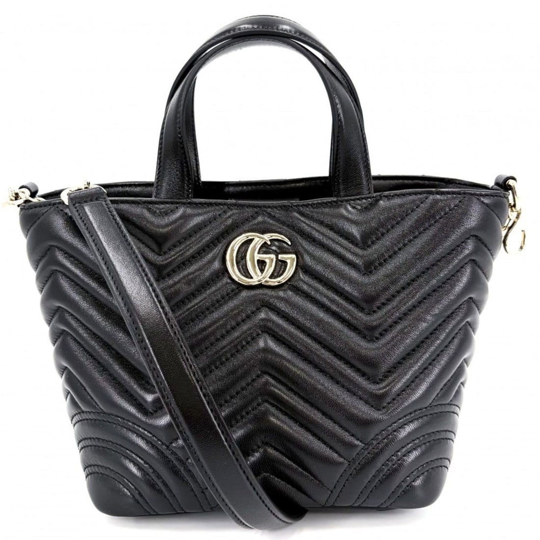 Gucci Women's GG Marmont Quilted Handbag Shoulder Bag Crossbody GUCCI 847386 Leather Black Gold: --- Catalog ---Category: SizeSize (HxWxD): 17cm x 28cm x 12cm / 6.69'' x 11.02'' x 4.72''Category: DesignType: Handbag, Shoulder bagColor: BlackGender: WomenMaterial: Leather Category: GeneralBrand: G
