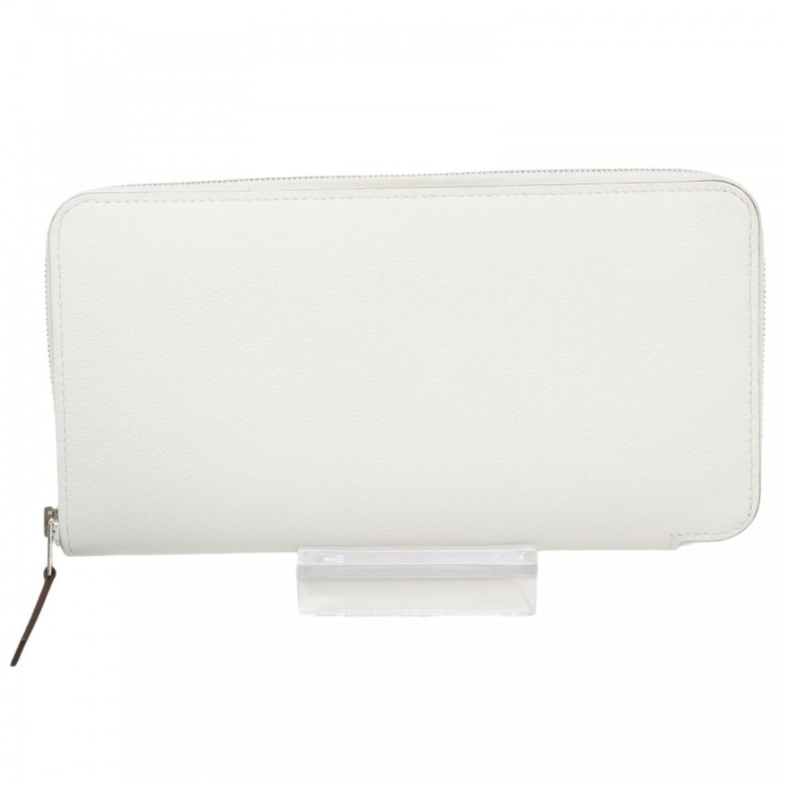 Hermes Women's Azap Long Silk In Wild Wallet, Round Zipper, Leather, White, Silver Hardware, 2023: --- Catalog ---Category: SizeSize (HxWxD): 10.5cm x 20cm x 1.5cm / 4.13'' x 7.87'' x 0.59''Category: DesignType: Long wallet (bi-fold)Color: WhiteGender: WomenMaterial: Leather Category: GeneralBrand: