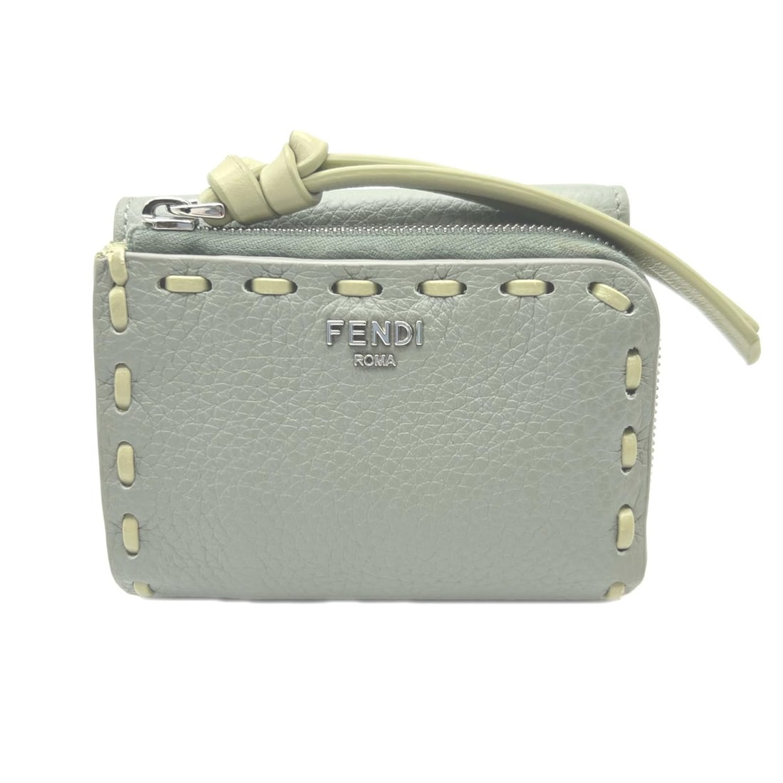FENDI Peekaboo Micro Tri-fold Wallet 8M0499, Green Calf Leather, Women's Wallet/Coin Case: --- Catalog ---Category: SizeSize (HxWxD): 9cm x 10cm x 3.5cm / 3.54'' x 3.93'' x 1.37''Category: DesignType: Wallet (tri-fold)Color: GreenGender: WomenMaterial: Leather Leather/Fur Type: CalfskinCate