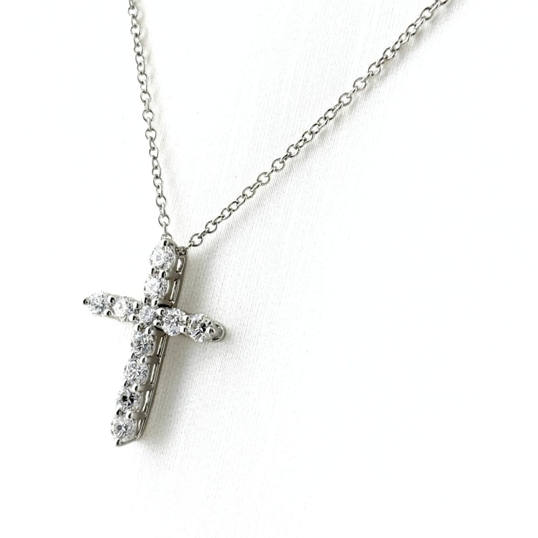Tiffany & Co. Cross Motif Necklace, Platinum Pendant, Design, Small Diamond Pt950, Diamond, Women's: --- Catalog ---Category: SizePendant Size: 18.2mm x 13.3mm / 0.71'' x 0.52''Neck Circumference: 40.5 cm / 15.94''Category: DesignColor: SilverGender: WomenMaterial: Platinum 950Pendant Type: PendantNe