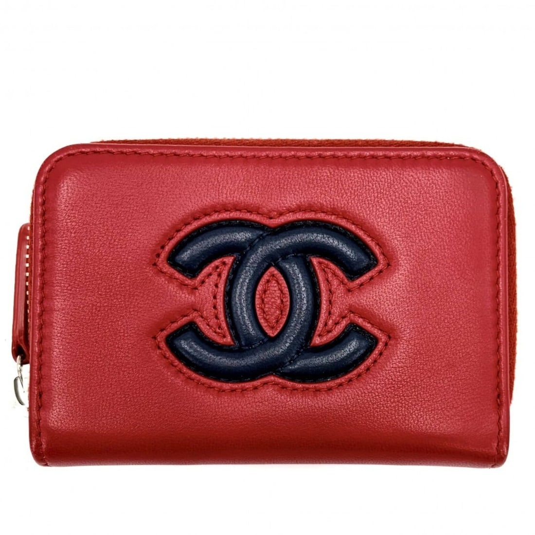 Chanel wallet/coin case for women, business card holder/card case, Coco Mark, coin purse,: --- Catalog ---Category: SizeSize (HxWxD): 7.5cm x 10.5cm x 1.5cm / 2.95'' x 4.13'' x 0.59''Category: DesignType: Coin purse/coin caseColor: Navy, Red colorGender: WomenMaterial: Leather Category: Gen