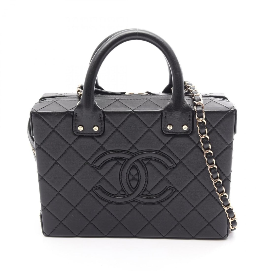 Chanel Matelassé Vanity Case, 2-Way Shoulder Bag/Handbag, Leather, Women's, Black: --- Catalog ---Category: SizeSize (HxWxD): 14cm x 20cm x 9cm / 5.51'' x 7.87'' x 3.54''Category: DesignType: Handbag, Shoulder bagColor: BlackGender: WomenMaterial: Leather Hardware Color: GoldCategor