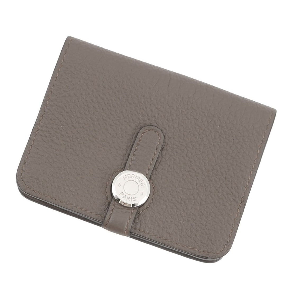 Hermes wallet/coin case Dogon Etoupe Togo ?R stamp HERMES wallet coin purse WALLET: --- Catalog ---Category: SizeSize (HxWxD): 8cm x 11cm / 3.14'' x 4.33''Category: DesignType: Coin purse/coin caseColor: EtainGender: WomenMaterial: Togo leather Category: GeneralLine: DogonBrand: Herm