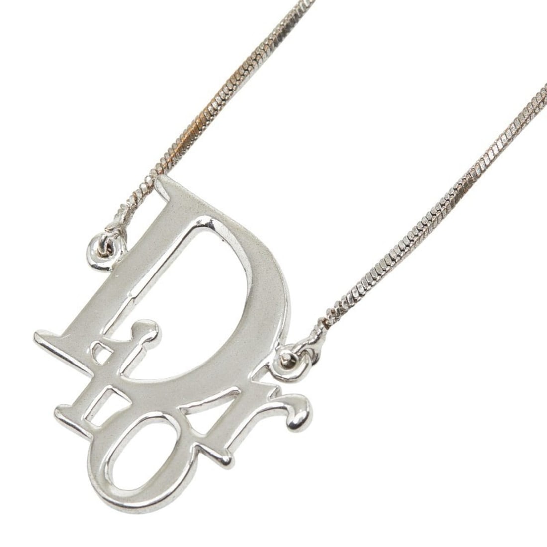 Christian Dior Dior Logo Chain Pendant Necklace, Silver Metal, Women's: --- Catalog ---Category: SizePendant Size: 23.6mm x 23.3mm / 0.92'' x 0.91''Neck Circumference: 40 cm / 15.74''Category: DesignColor: SilverGender: WomenMaterial: MetalNecklace Type: NecklaceCategory: