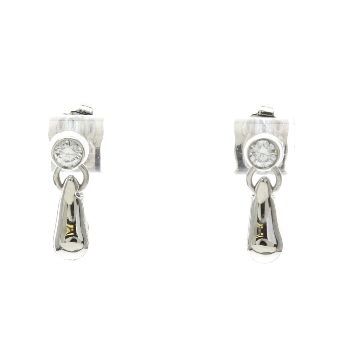 Tiffany Teardrop 1P Diamond Earrings Diamond Platinum Drop Earrings Silver: --- Catalog ---Category: SizeWeight: 5.1g / 0.17oz.Size (HxWxD): 13.00mm x 4.50mm / 0.51'' x 0.18''Stone Size (HxW): 3.70mm x 3.70mm / 0.15'' x 0.15''Category: DesignType: Drop earringsColor: SilverMe