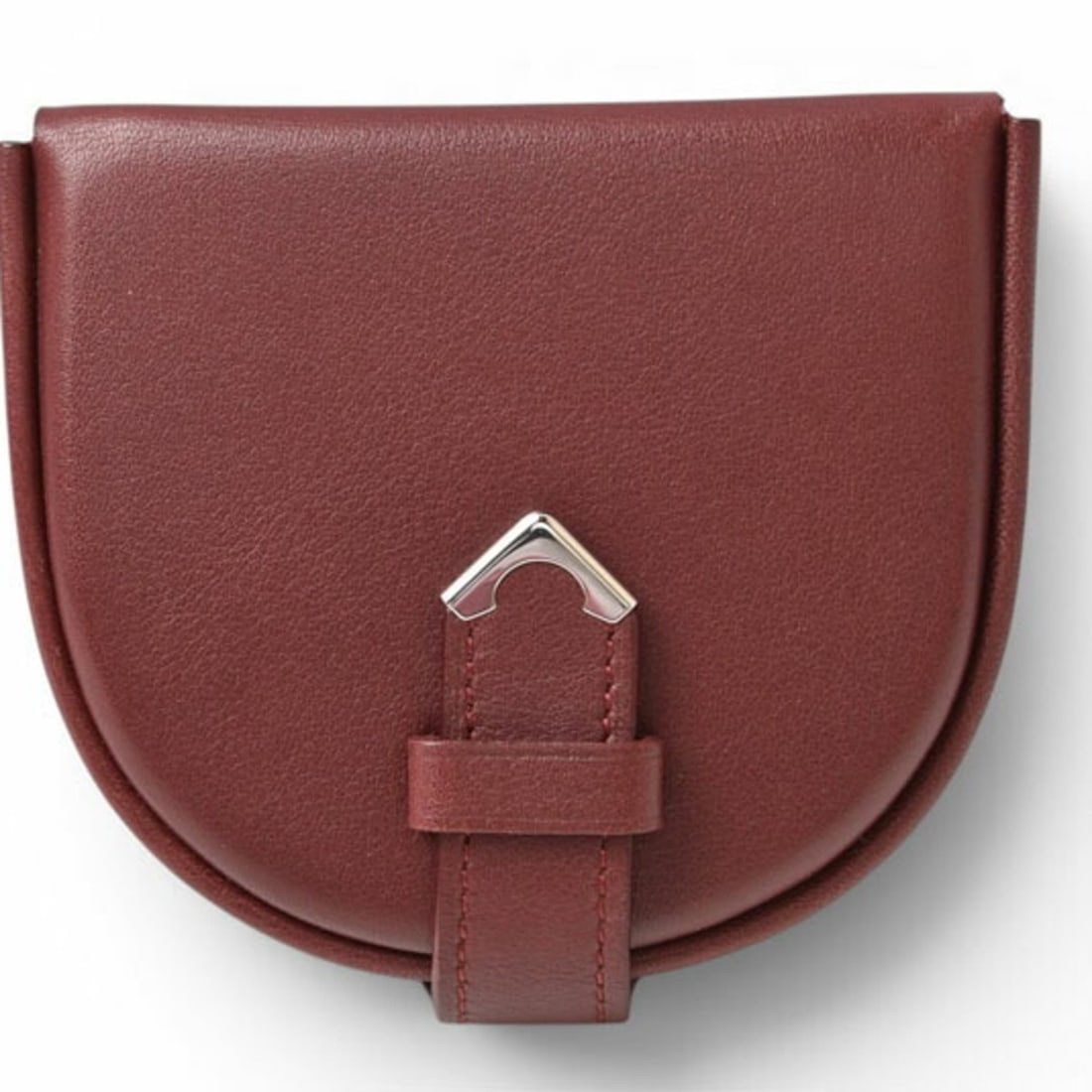 Cartier Coin Case/Coin Purse, Must de Cartier, Bordeaux Silver L3000572: --- Catalog ---Category: SizeSize (HxWxD): 8.3cm x 9.4cm x 1.8cm / 3.26'' x 3.7'' x 0.7''Category: DesignType: Coin purse/coin caseColor: BordeauxGender: UnisexMaterial: Leather Category: GeneralLine: