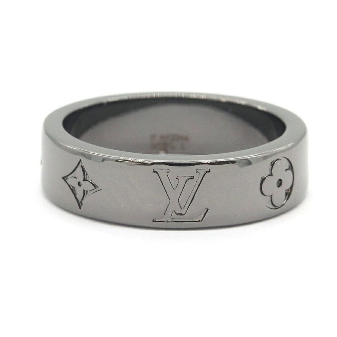 Louis Vuitton Ring LV Mosaic Thin M1181L Metal L Size Monogram Men's LOUIS VUITTON: --- Catalog ---Category: SizeJP Size: 21US Size: 10Category: DesignType: Band ringColor: SilverGender: MenMaterial: Metal, RutheniumColor Grade: LCategory: GeneralMPN: M1181LBrand: Louis Vuitton--- It